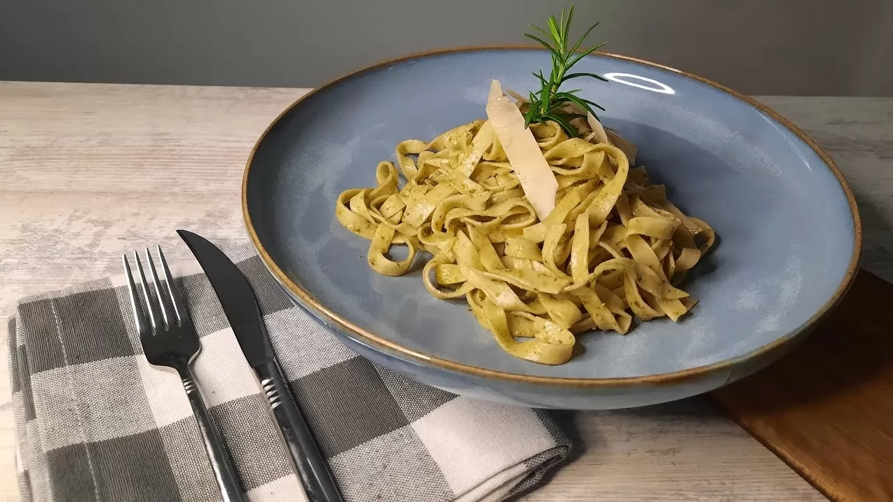 Fettucine Pesto