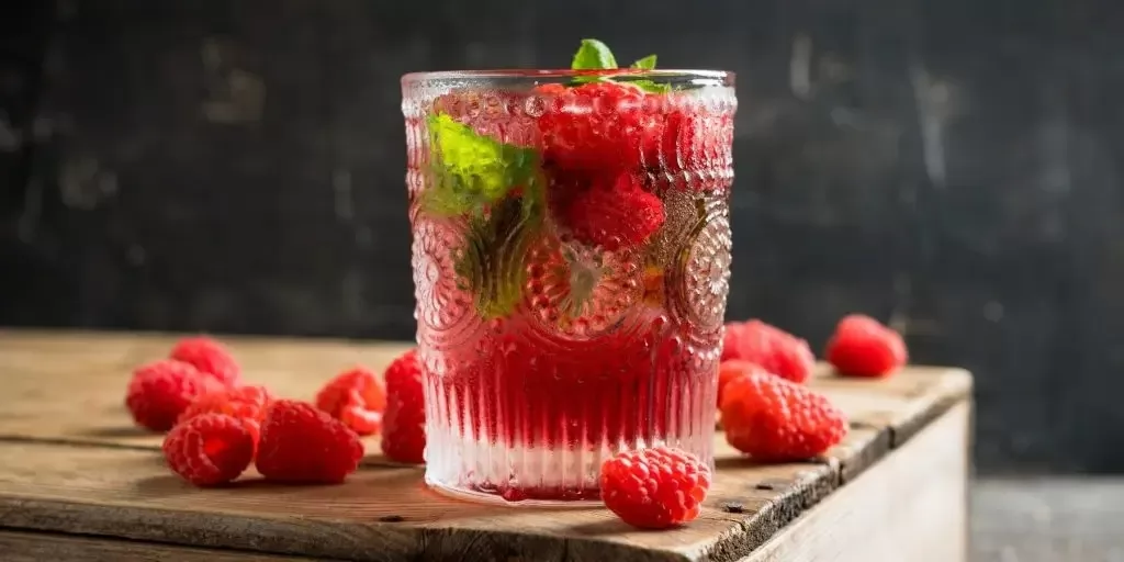 Raspberry-Salty Liqueur Ice
